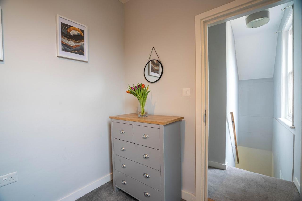 The Becket - Three Bedroom City Centre House With Parking Canterbury Kültér fotó