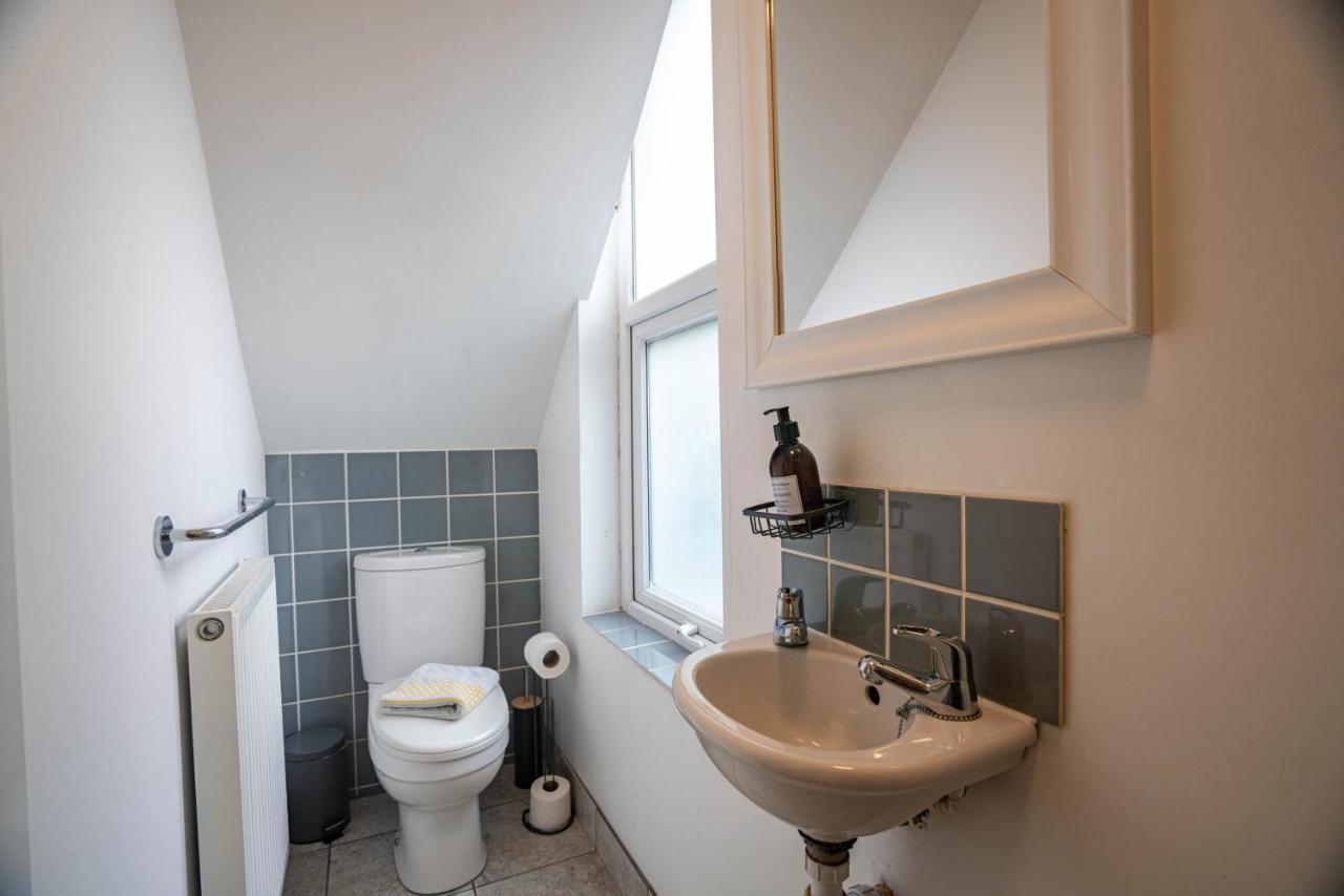 The Becket - Three Bedroom City Centre House With Parking Canterbury Kültér fotó
